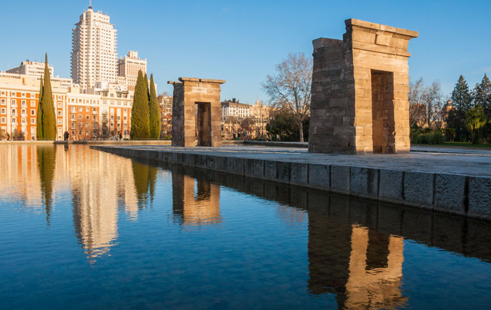 The Temple of Debod is an ancient Egyptian temple that was dismantled and rebuilt in Madrid. It is one of the few works of ancient Egyptian architecture that can be seen outside Egypt. Visitors may stroll along the walkway during opening hours.